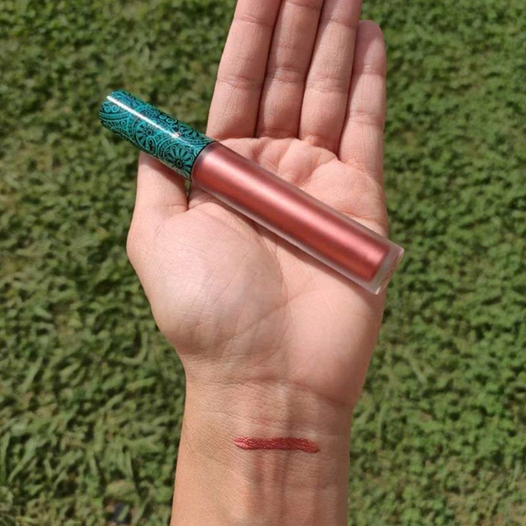 Stay Wild formula, liquid lipstick - Picture 10 of 15